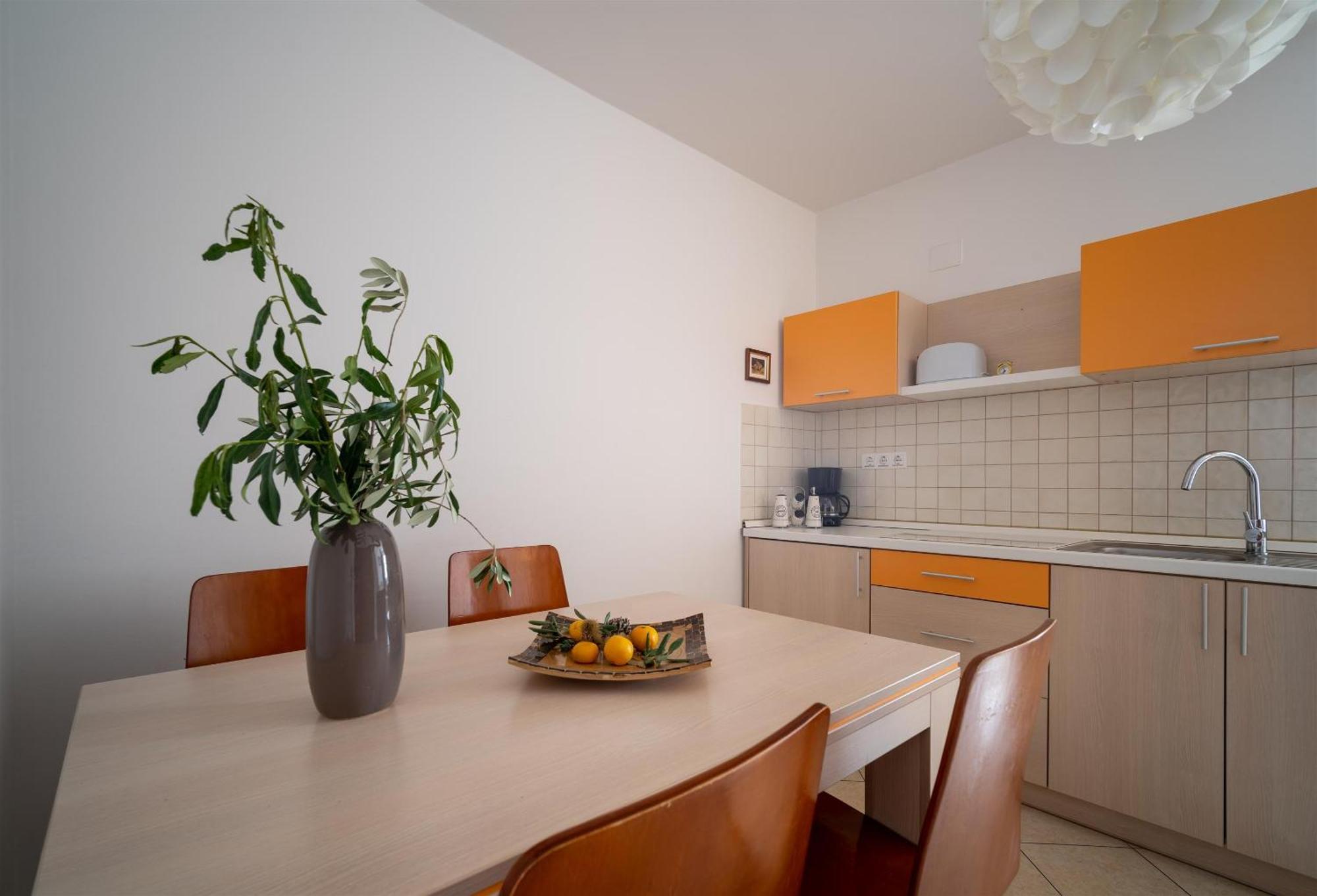 Apartments Valbruna ロヴィニ エクステリア 写真