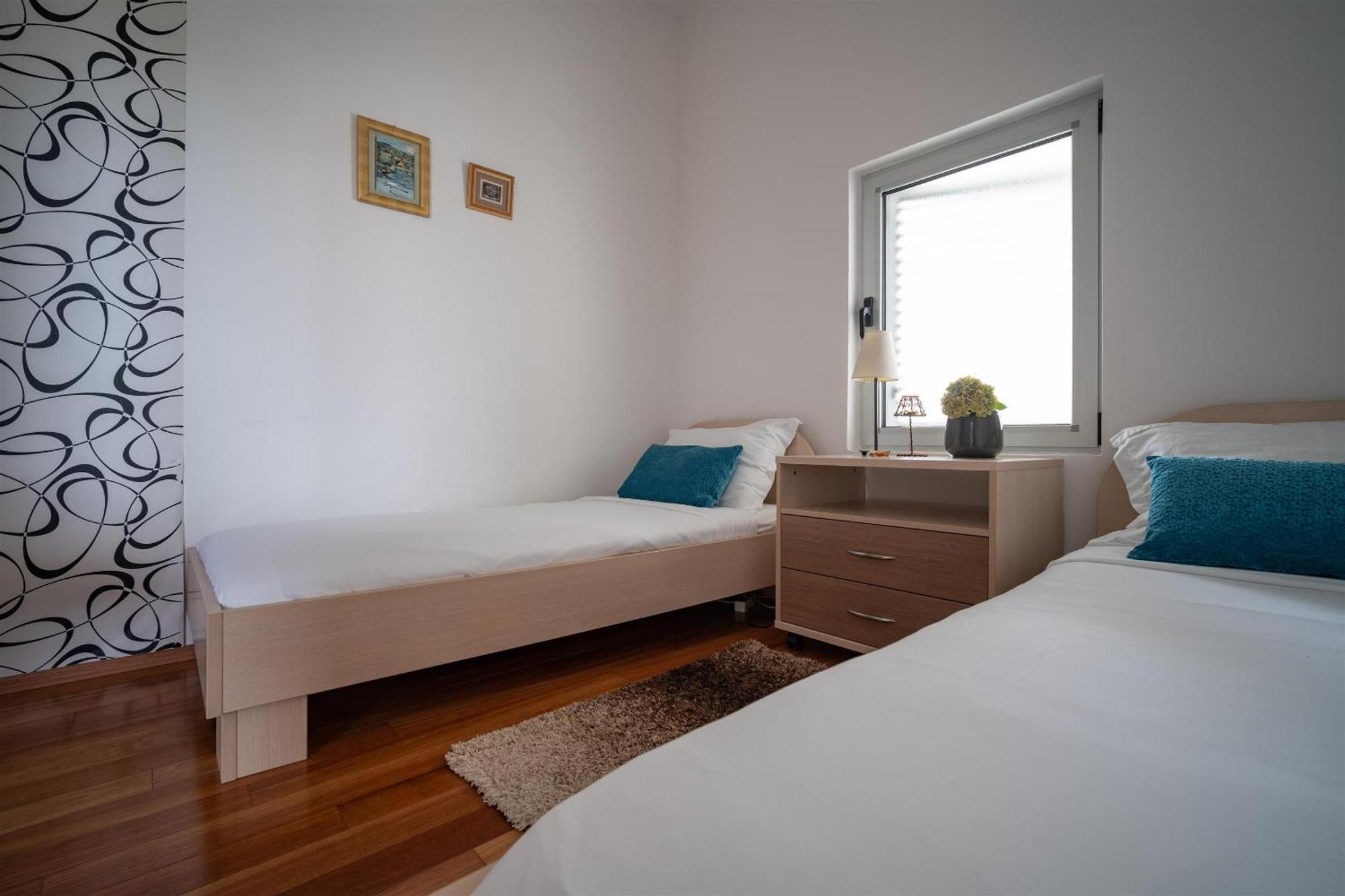 Apartments Valbruna ロヴィニ エクステリア 写真