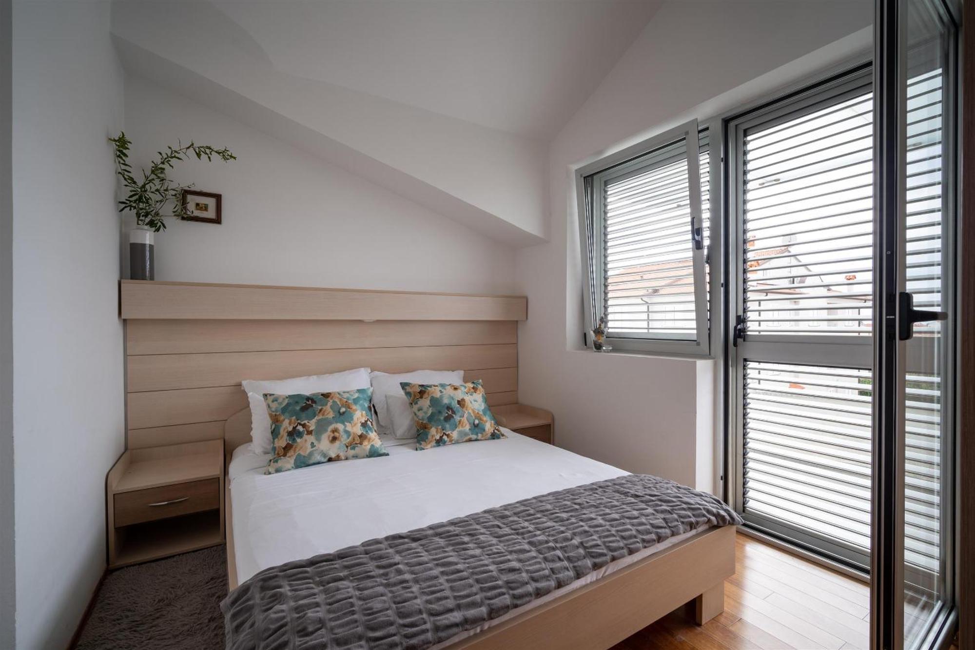 Apartments Valbruna ロヴィニ エクステリア 写真