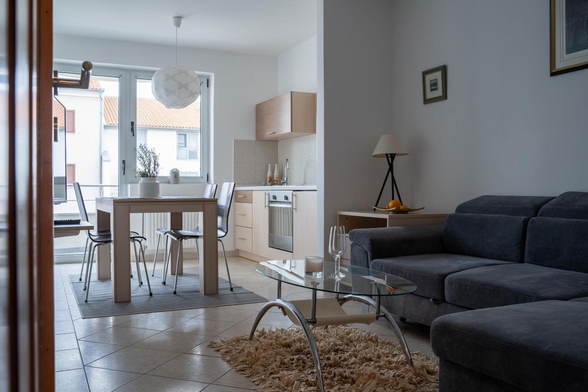 Apartments Valbruna ロヴィニ エクステリア 写真