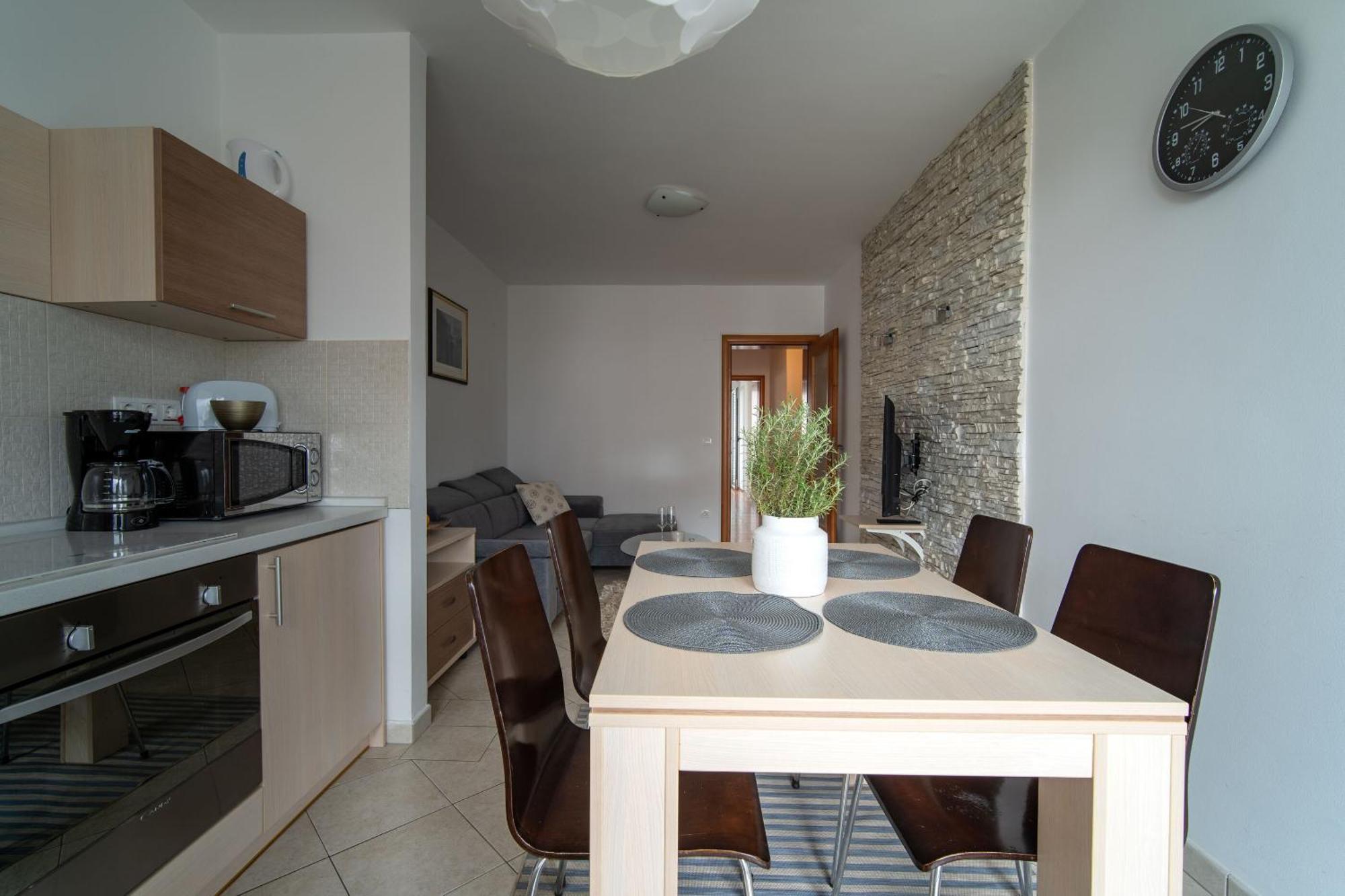 Apartments Valbruna ロヴィニ エクステリア 写真