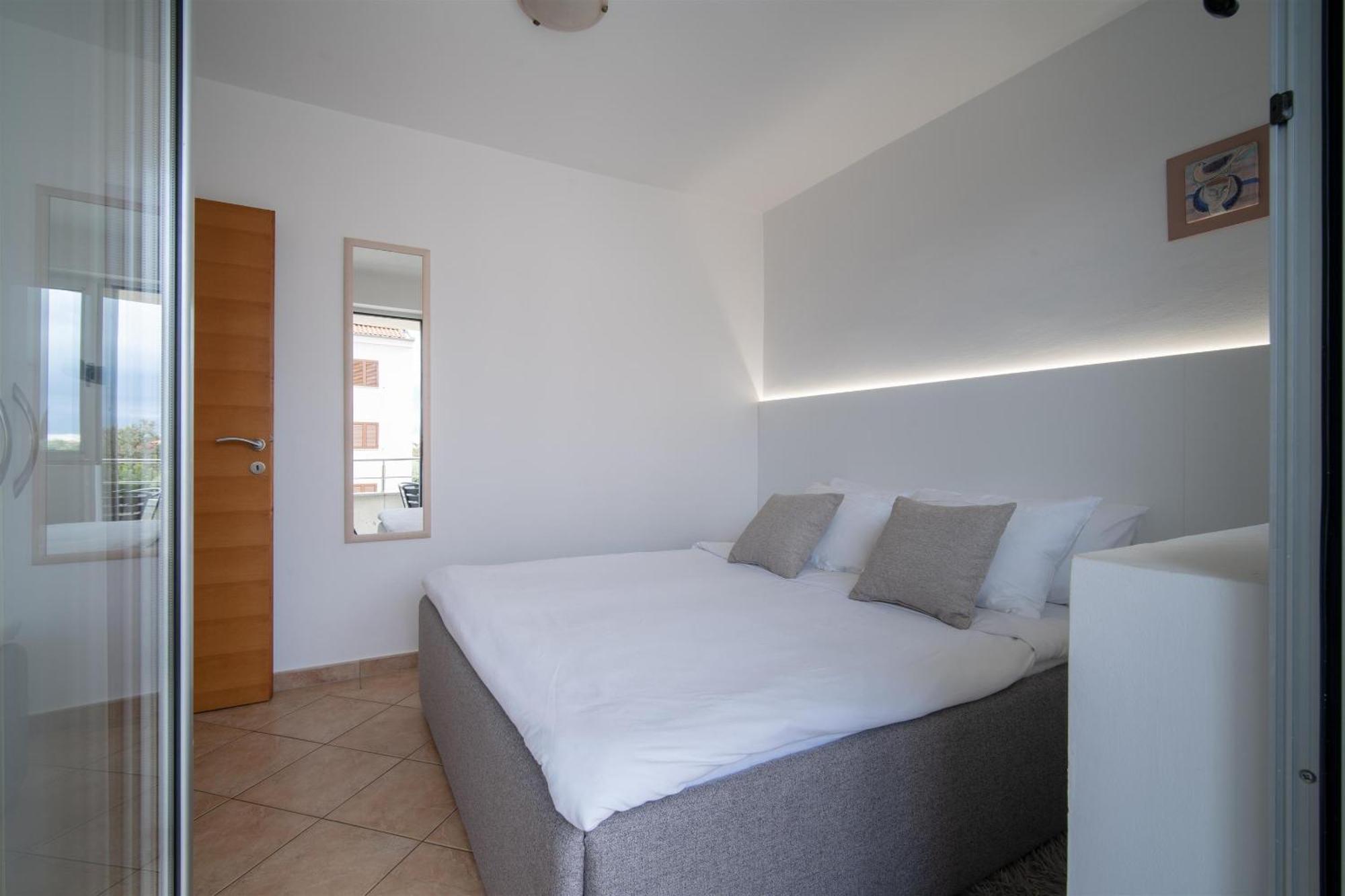 Apartments Valbruna ロヴィニ エクステリア 写真
