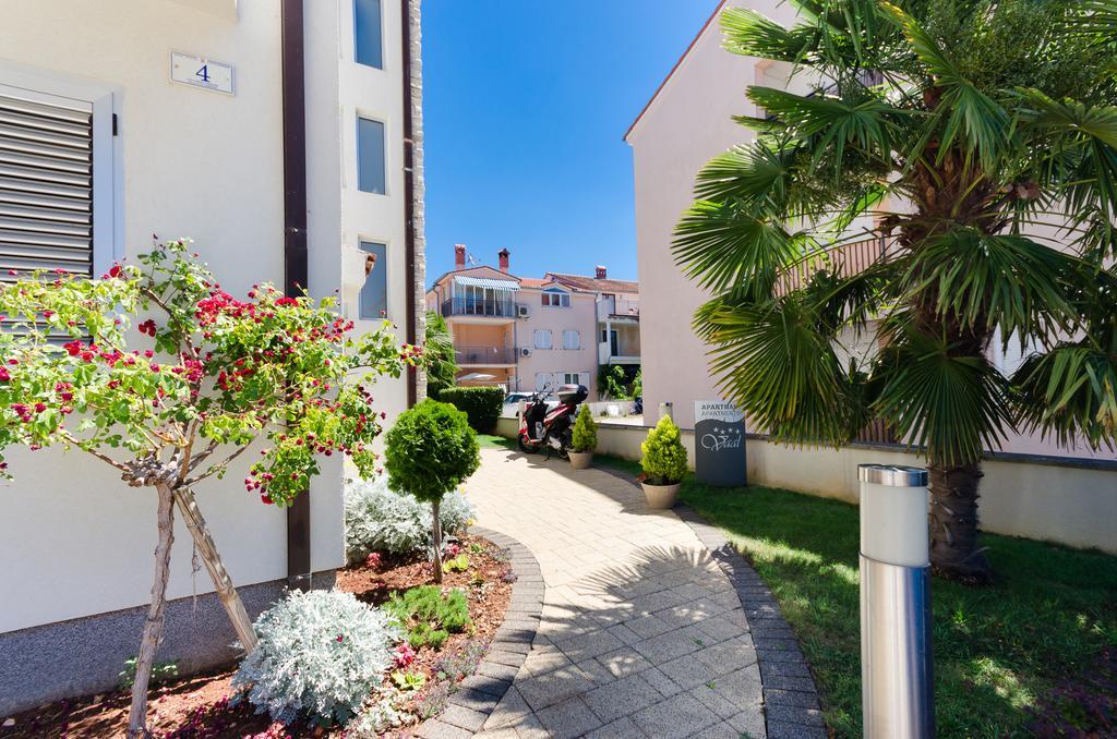 Apartments Valbruna ロヴィニ エクステリア 写真